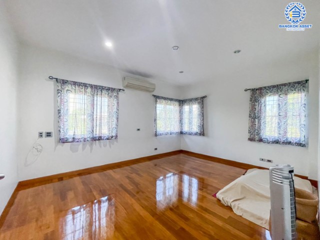 *****บ้านเดี่ยวหลังใหญ่โซนเมือง ม.เสนานิคม พหลโยธิน บนเนื้อที่กว่า 203 ตร.ว. ฟังก์ชันครบจัดเต็ม 3 ห้องนอน 3 ห้องน้ำ จอดรถ 3 คัน บ้านสวยพร้อมอยู่ แถมฟรี! เครื่องปรับอากาศ 4 เครื่อง บนทำเลที่ดี เดินทางสะดวก ใกล้เซ็นทรัลลาดพร้าว และทางด่วนรามอินทรา พร้อมราคาสุดพิเศษ!